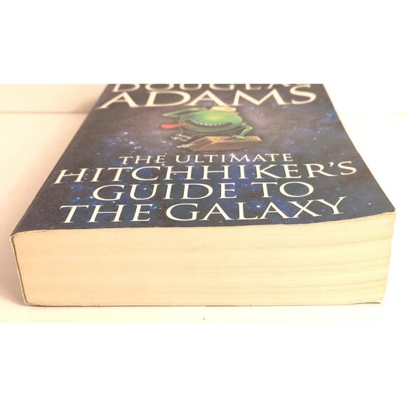 Douglas Adams The Ultimate Hitchhikers Guide To The Galaxy Paperback Book 5 in 1 - Picture 4 of 10